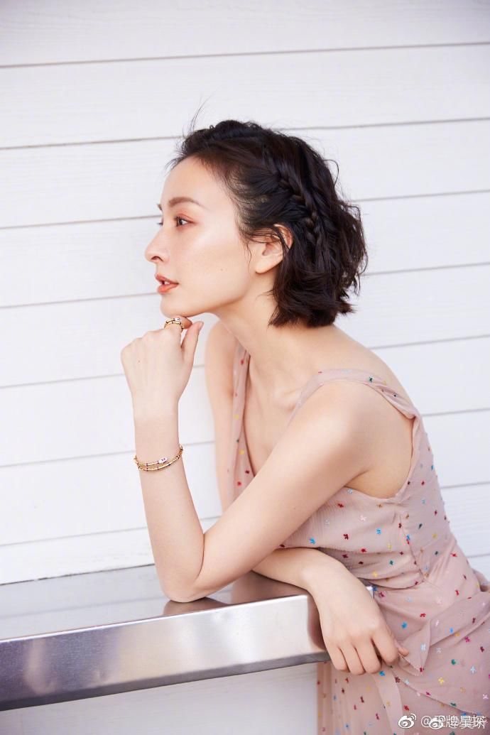 吴昕深夜发长文，疑似回应拿和潘玮柏的事炒作，称录节目意外喝高