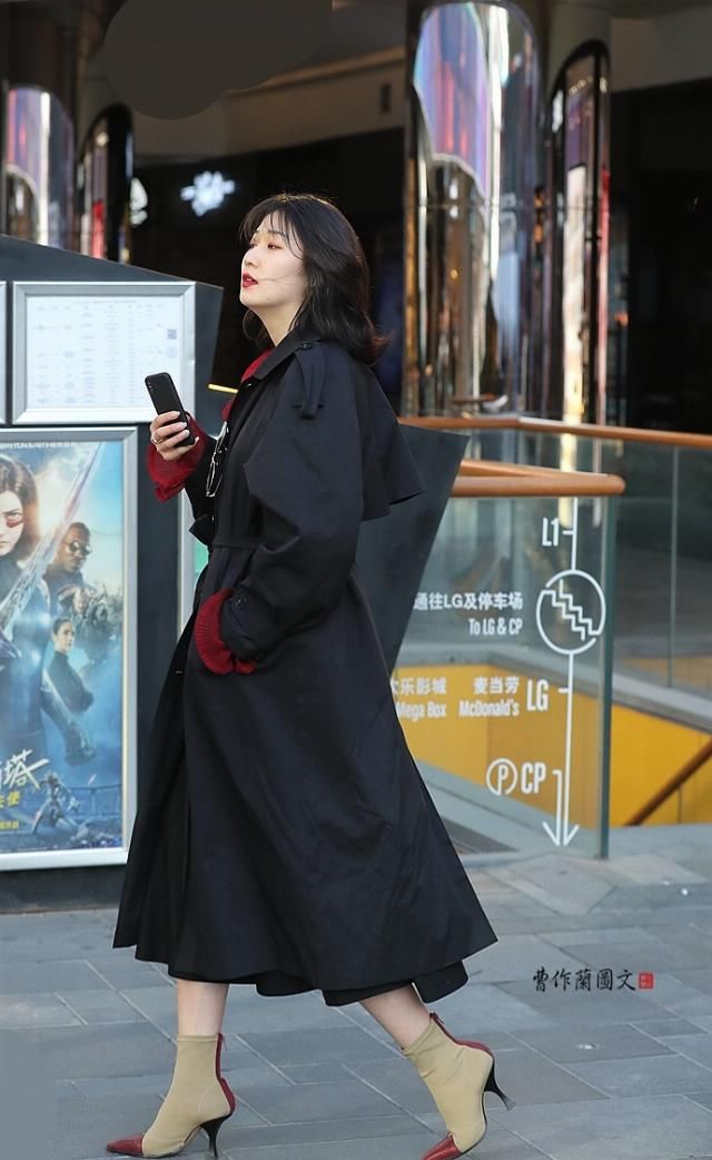  [赞大]街拍：穿出超赞大长腿的短靴美女