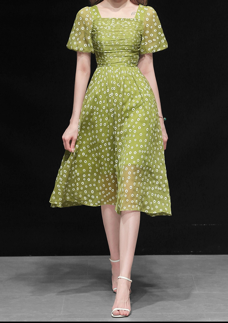  『复古方领』高级又时髦，照着穿回头率200%！