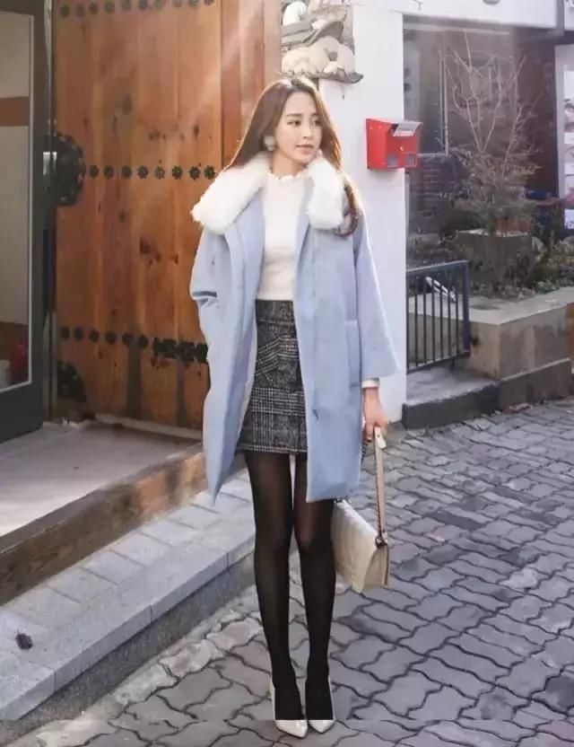 丝袜，一定要搭配高跟鞋吗？因为会很美呀！