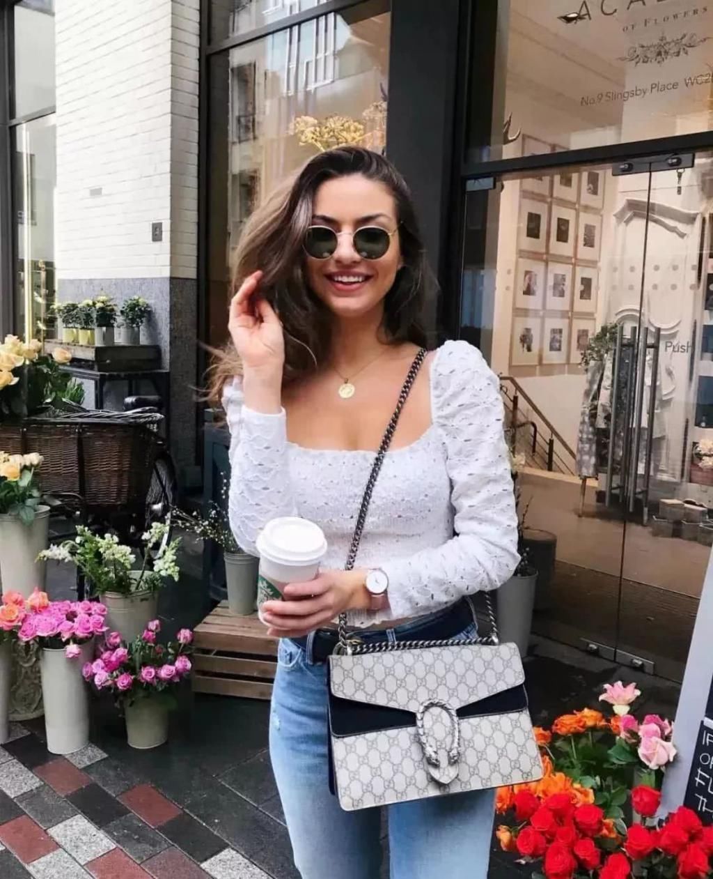 「值得」今夏最值得入手的时尚单品小方领,显瘦还显脸小!