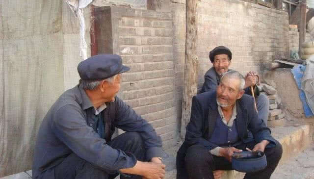  「邻居家的房」“不怕青龙高万丈，就怕白虎抬头望”，啥意思？古人的修房智慧