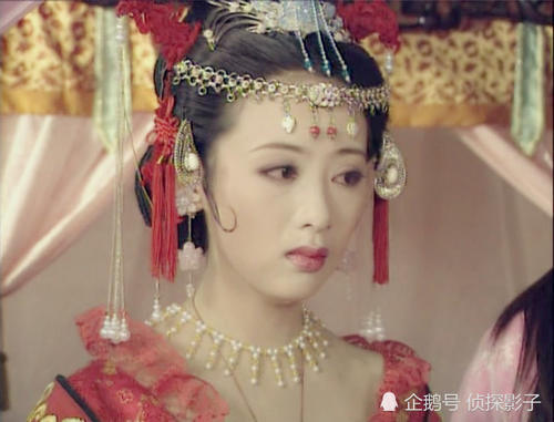 戴珍珠项链的古装女子，陶虹李佳璘均上榜，最后一位很多人不认识