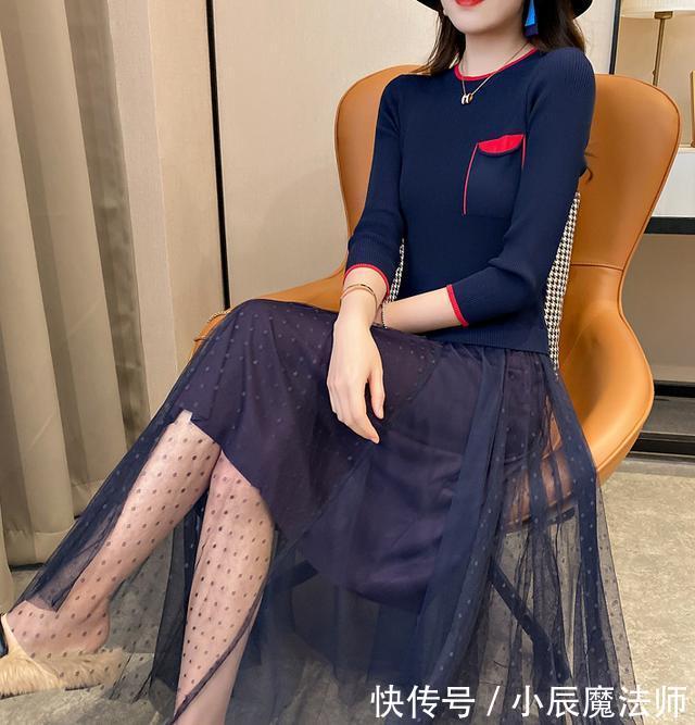  [减龄]突然又火了一款女装，叫“U领T恤”，时尚百搭，洋气减龄美极了