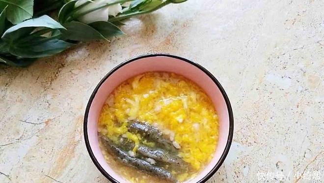  『鸡屎藤』女性常吃它，大肚子变小，子宫越来越干净，皮肤越来越好！