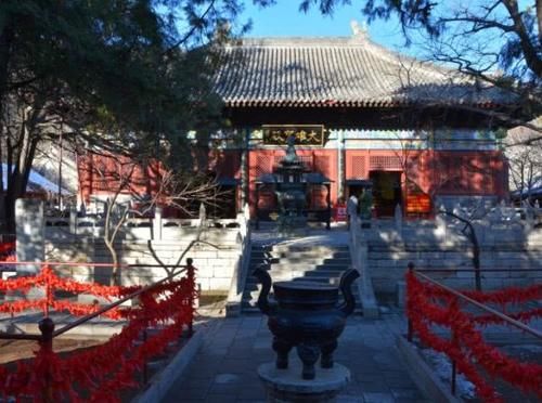 国内求姻缘最灵的寺院，女性游客爆满，你知道是哪里吗？