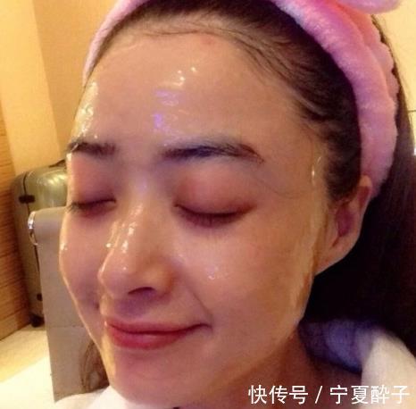  「女生」敷面膜有技巧！女生掌握这6点，让你远离皱纹，皮肤白皙人人夸！