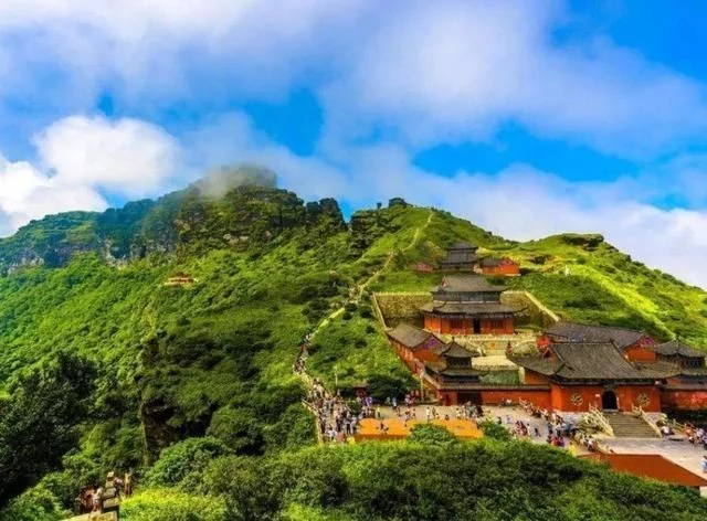 中国唯一没有平原的省,生活着49个民族,四季风景不重样【2020热门旅游景点】