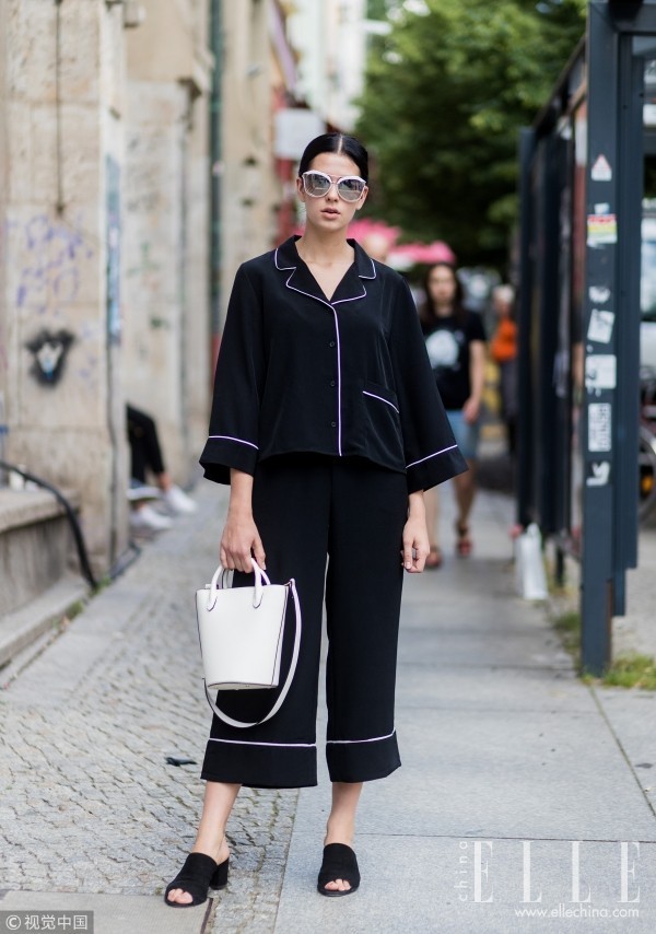 为什么我穿是睡衣 她穿是睡衣风？