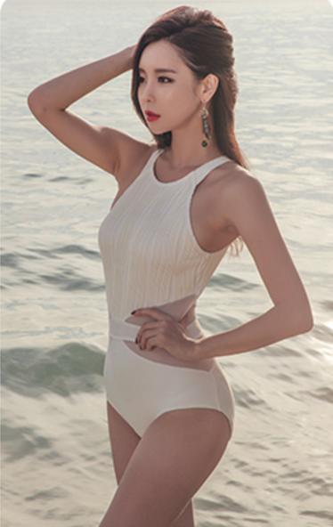 性感妖媚的泳衣，这么挑选，让你成为海滩上最亮丽的一道风景！