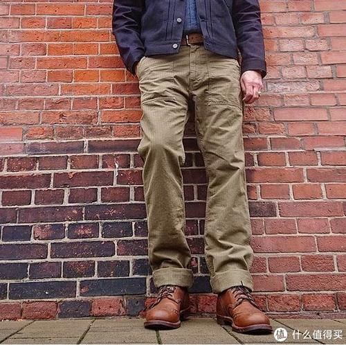 「地勤」工装靴好基友,分享 10 条易搭配的裤子