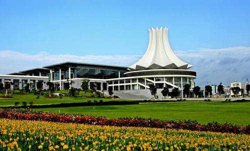 中国的“电驴之城”，电瓶车数量是汽车的4倍，还有专用信号灯！