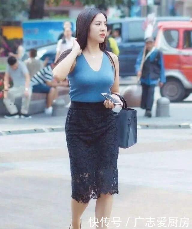 『女士』不要小瞧微胖女士,线条好穿直筒裙一样上镜!