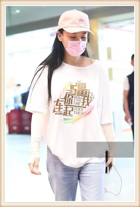 看了张馨予T恤,再看看范爷,网友:二人身材完全不在一个档次