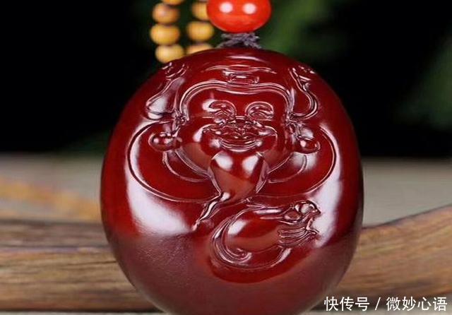 玉石挂红,价值连城