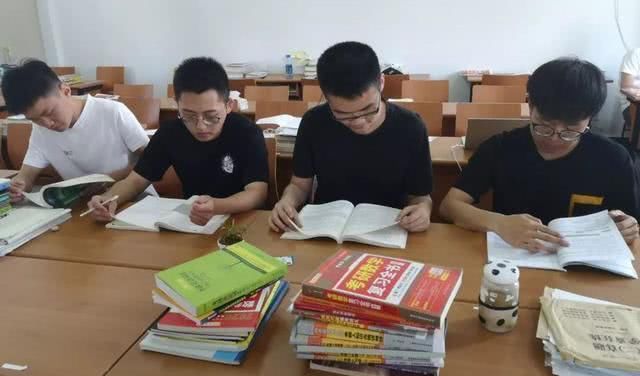  #值得#初试成绩占比70％？这所大学将采取“网络复试”，值得点赞！
