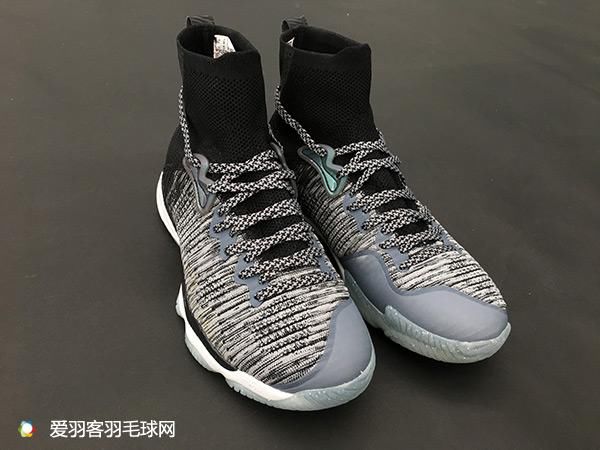 “潮”出天际！李宁Ranger“变色龙”2.0测评