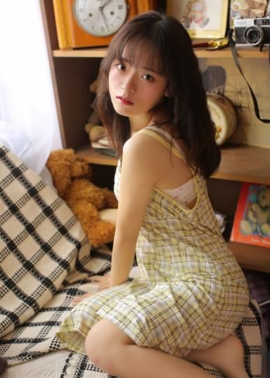 街拍:可爱小姐姐萝莉照,确实是好看极了