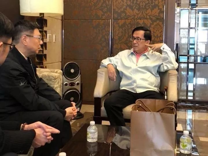 台湾《中国时报》：民进党中生代保镖化