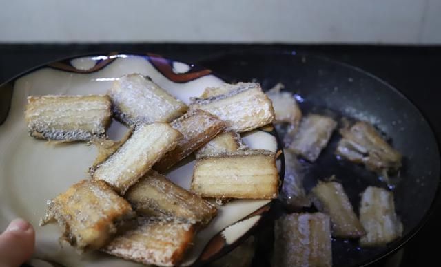  皮肤：当你把头发的末端炸了，你不能直接煮！如果你再这样做一步，你仍然可以节省燃料和气味而不伤皮肤