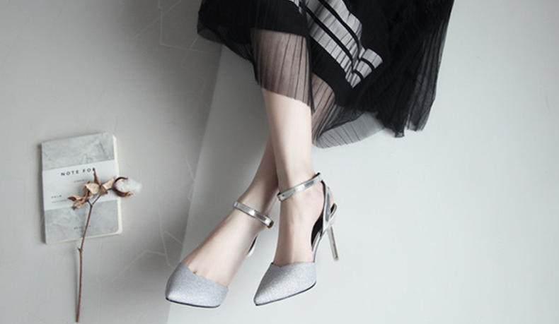 淑女风，高跟尖头凉鞋凸显出名媛般的优雅气质