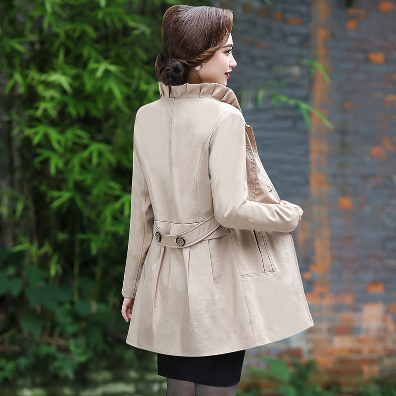 谁说秋装外套不时髦了?瞧瞧下面这些中老年风衣,洋气又减龄显瘦