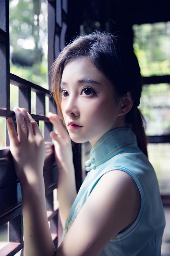  ＂ptid＂:＂a8324』中国传统服饰文化的传承，旗袍的柔性之美，总有一款你喜欢的！