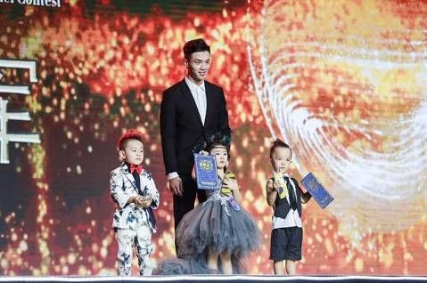 李辰乐出席中国儿童时尚博览会并担任嘉宾