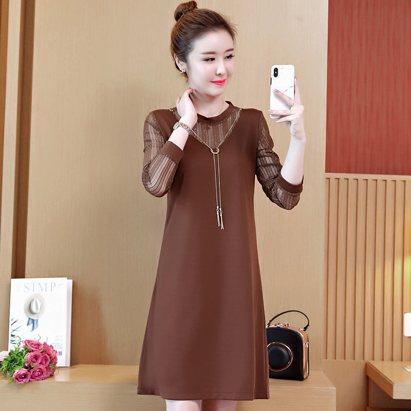 腿粗的女人尽量别穿打底裤，学她们这样穿长裙，漂亮到飞起来