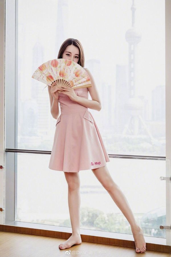 迪丽热巴生图然比精修图还好看!美到让人想舔屏，这一点比颜美身