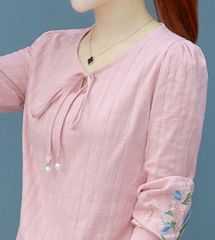 九月上新!显瘦又显白小衫!搭配小脚裤，43岁老婆都穿出美女范