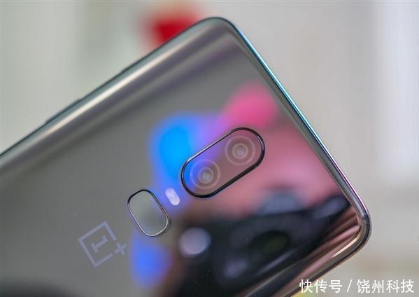 比坚果R1晚两天发布预约量高一倍,一加6三天