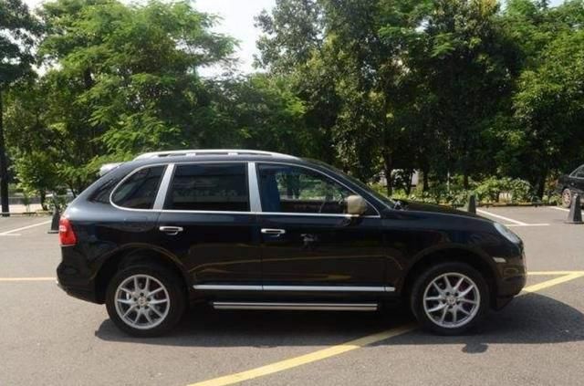 为什么都说买车不买白色?交警说漏嘴，这样买不会错，后悔才知道