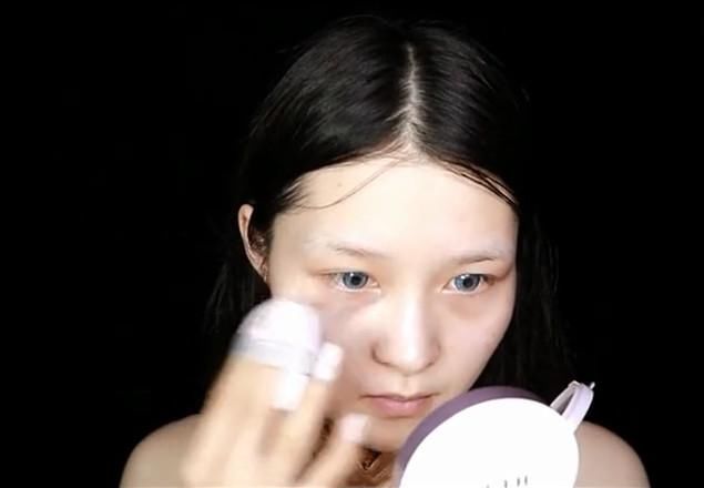 32岁老大妈仿妆《王者荣耀》杨玉环,画上眉毛后,真是够娇羞!