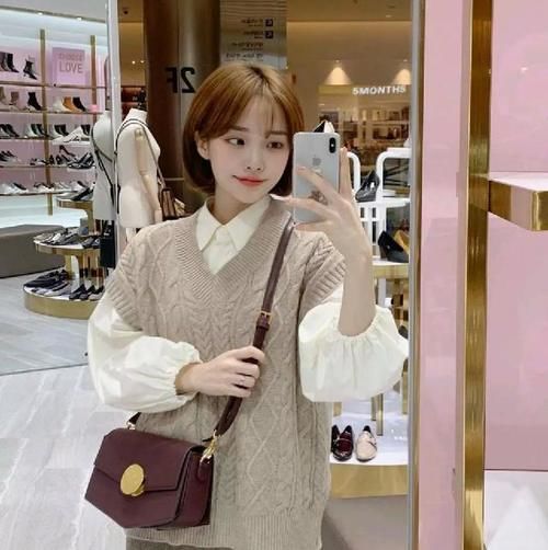 「衬衫叠穿」衬衫升级了!这么叠穿,好看又高级!