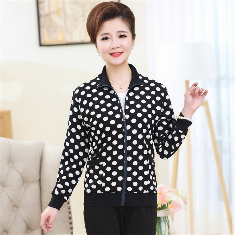 皮肤暗黄的妈妈别乱穿，瞧瞧这些女人穿的妈妈装，显嫩显白显气质