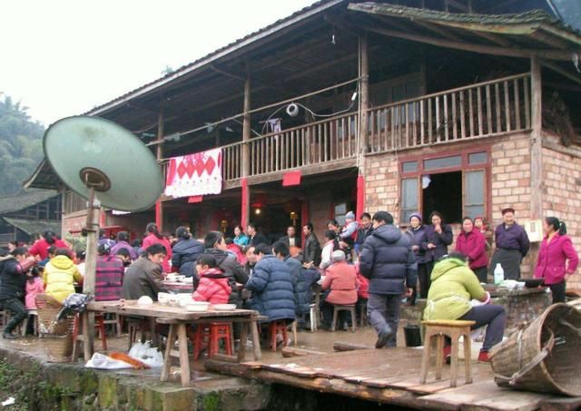  [四类人]这四类人在农村，往往备受尊崇，看看你是否身在其中