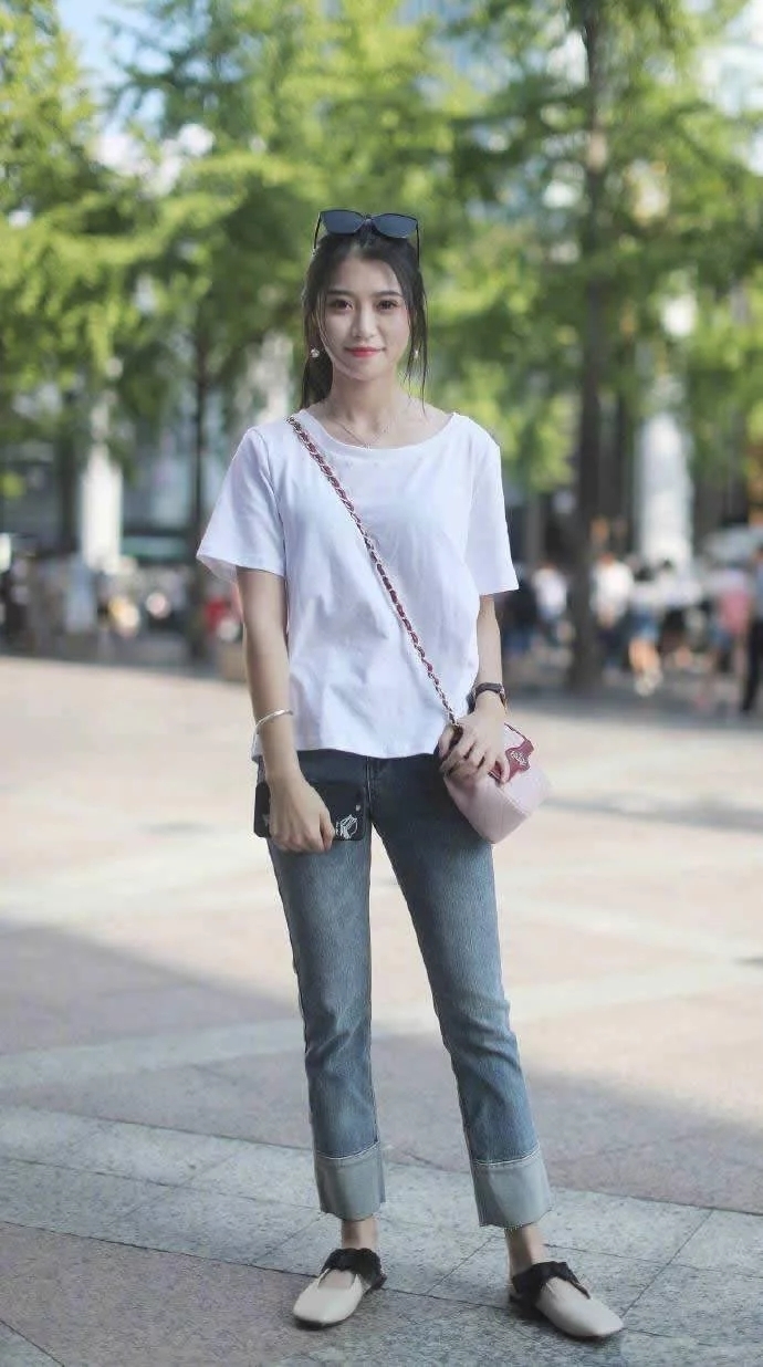  特别|街拍：身姿很好看的美女，穿搭时尚，特别吸睛