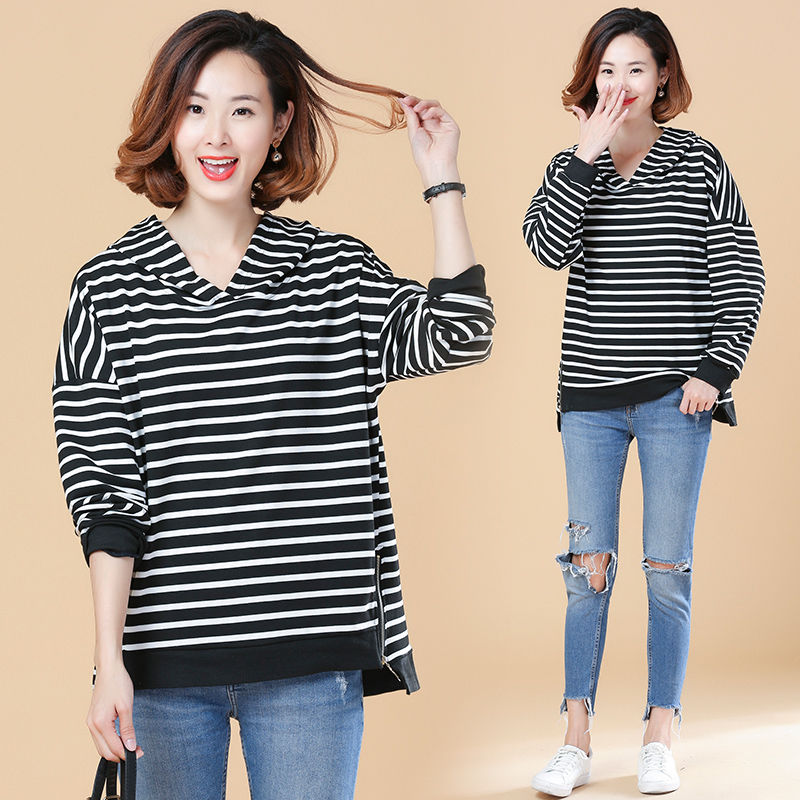 这减龄衫一上市就火了，一款比一款嫩得慌，四五十岁女人穿，特美