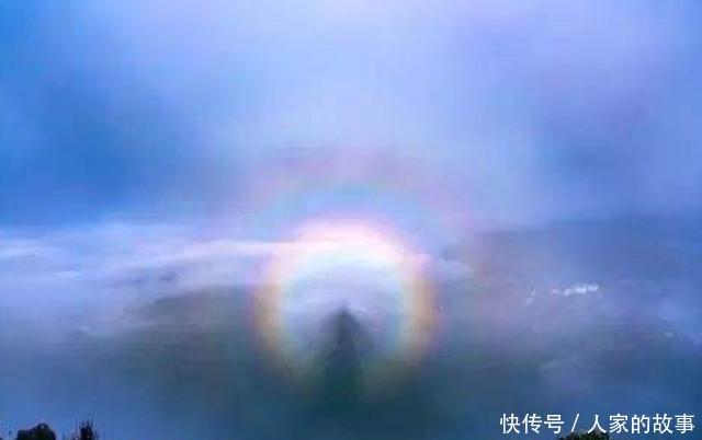 中国一湖泊,湖中曾现“水怪”,雨过天晴有“佛光”