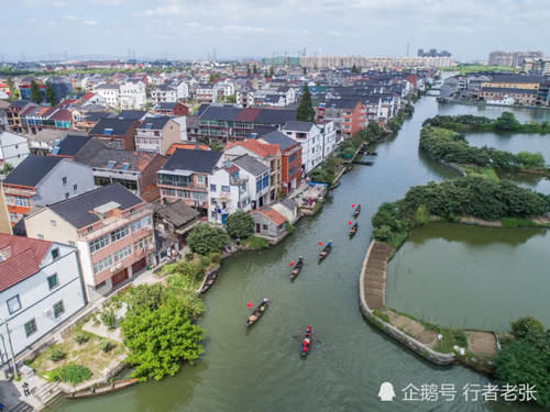 这座古镇曾是江南十大名镇之首，大运河上唯一的七孔石拱桥