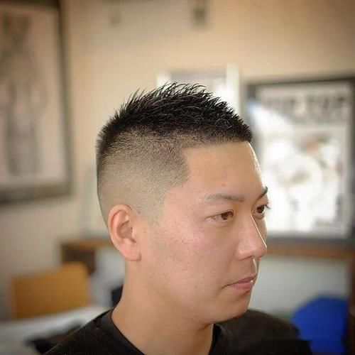  『短发』帅气的男生流行短发，不同造型一样帅气，为你的形象加分