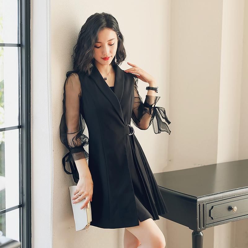 女人再瘦，也别穿紧身裤!试试这“新鲜出炉”的秋裙，美嫩美嫩的