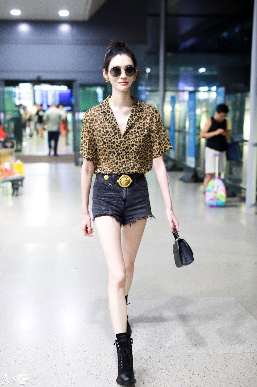 大长腿奚梦瑶现身机场，网友高呼:超模气质就是不一样