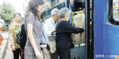为什么取消老年公交卡呼声越来越多？原因很现实！