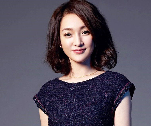 周迅被戏称为＂从十岁起就开始抽烟的如懿＂?但再出戏的大烟嗓也