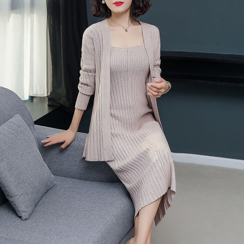 9月秋裙又火了，瞧下面70后这样穿，一款比一款好看，不火才怪