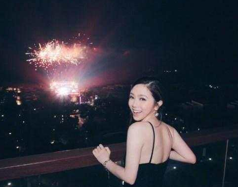 当邓紫棋脱下皮裤, 网友直呼: 想不到能把人鱼裙穿这么仙，真厉害