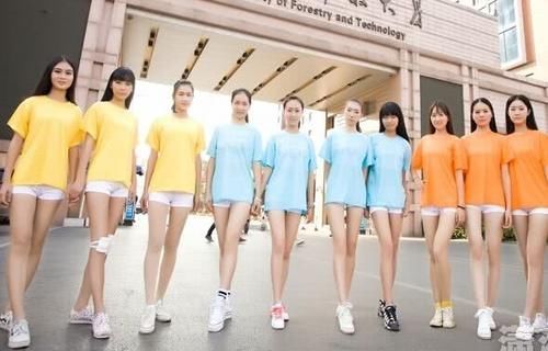 『平时』想要脖子以下全是腿,靠的不是长的高,而是平时这样保养自己的腿