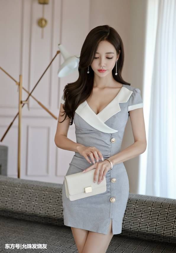 孙允珠冰蓝玉清迷人竖扣包臀裙